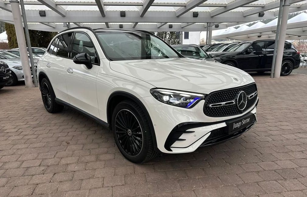 Mercedes GLC 220d 4matic AMG | novinka skladem | nový model | předváděcí německé auto ihned | bílá Polar nemetalická | SUV | nákup online | AUTOiBUY.com